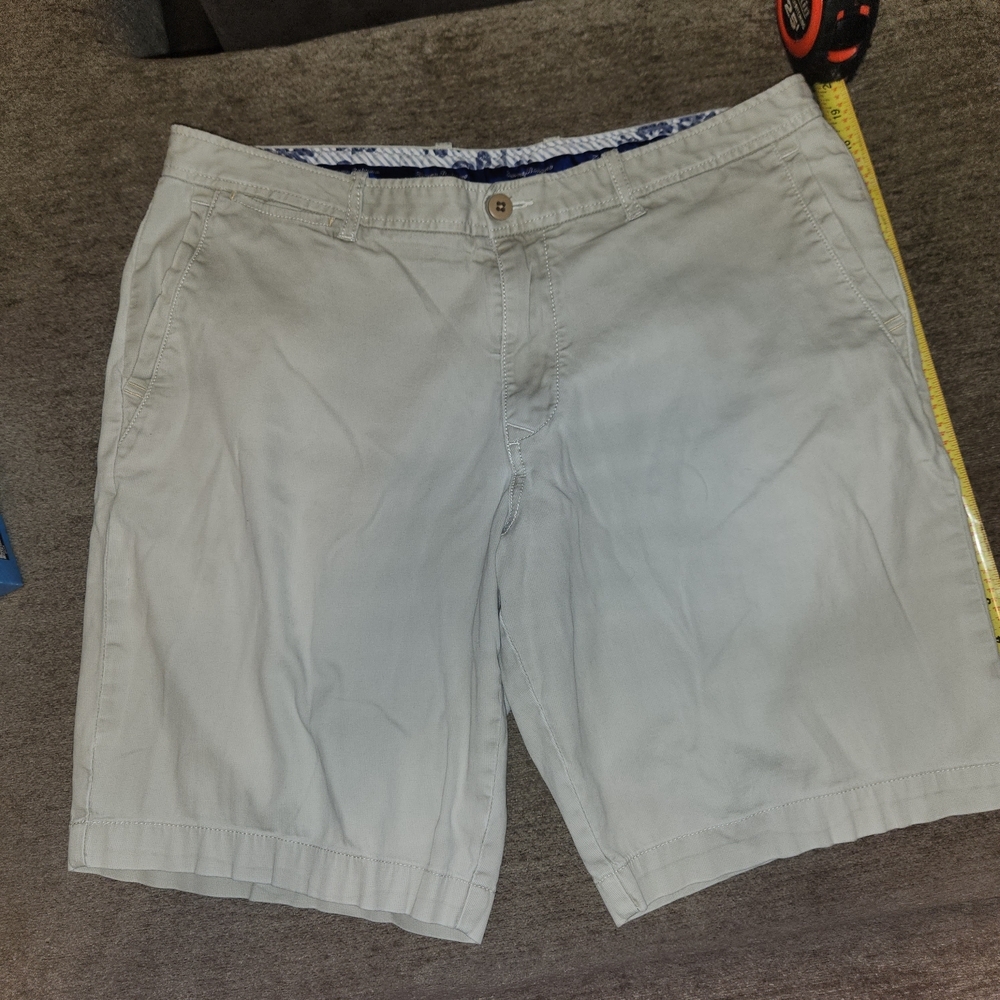 Tommy Bahama Men's Casual Tan Shorts